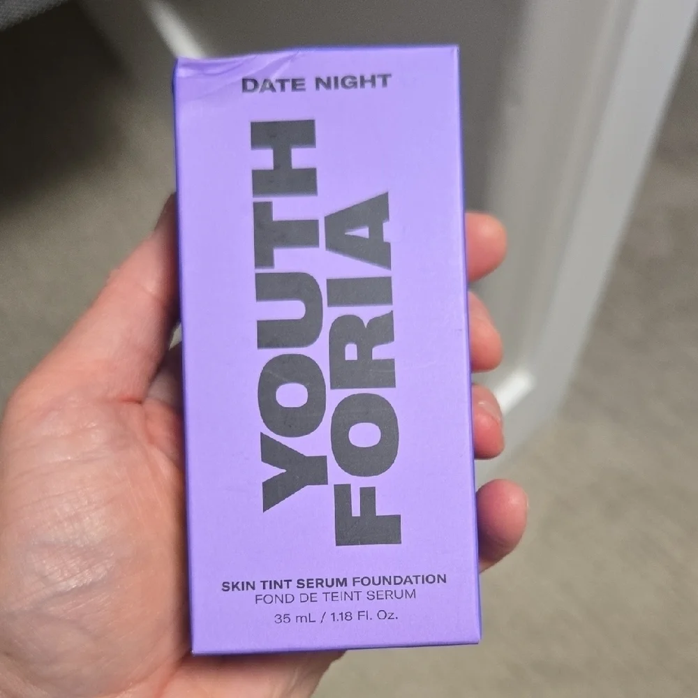 NIB Youth Foria Date Night Skin Tint Foundation 315
